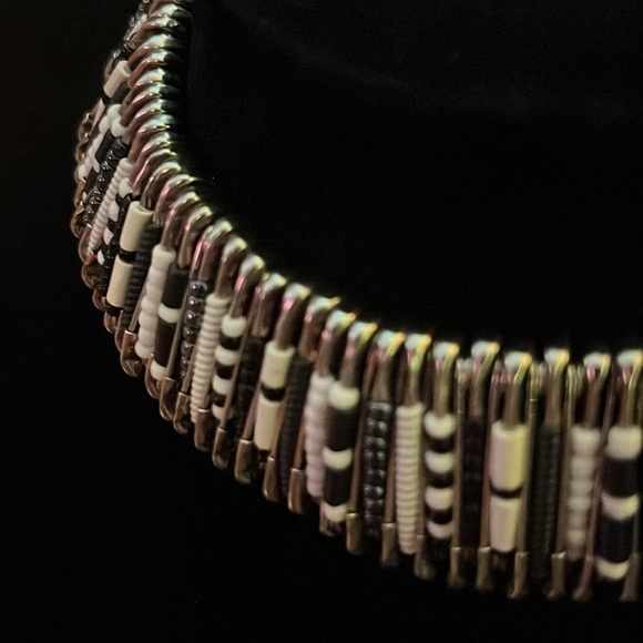 Modernistic safety pin and bead choker - Picture 5 of 9